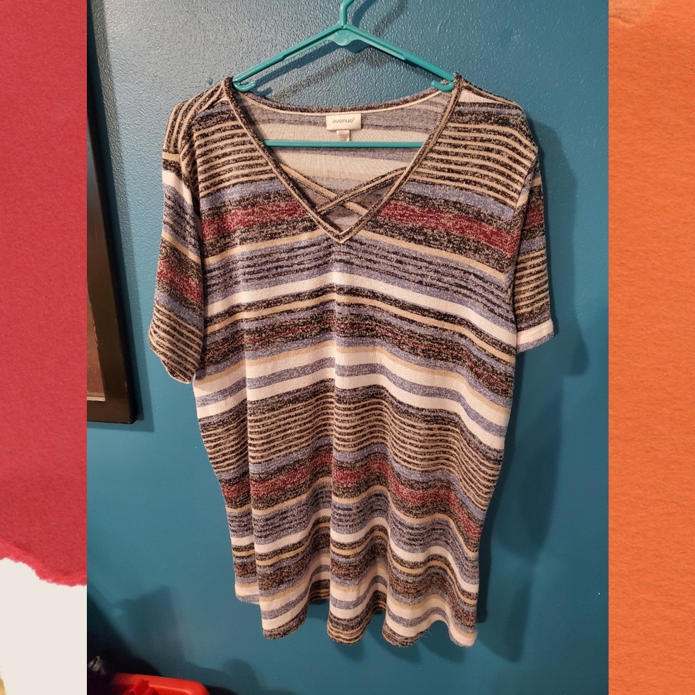 Cross neck tee